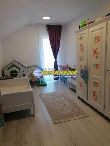 casa-noua-de-vanzare-in-alba-iulia-zona-foarte-buna-finisata-complet-si-mobilata-4