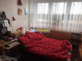 apartament-2-camere-decomndat-de-vanzare-cetate-zona-parc
