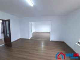 spatiu-birou-4-camerea-130-mp-de-inchiriat-in-sibiu-zona-alba-iulia