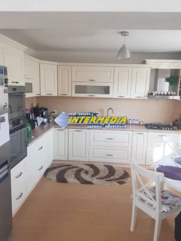 casa-tip-duplex-de-vanzare-zona-ampoi-3-3