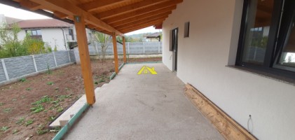 casa-noua-pe-un-nivel-in-cetate-3