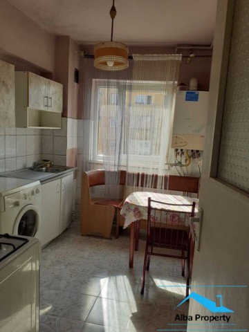 apartament-2-camere-decomandat-zona-cetate