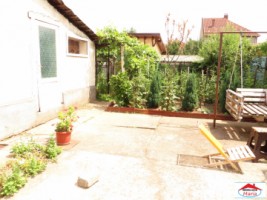 casa-parter-cu-spatiu-comercial-si-curte-id-22149-1