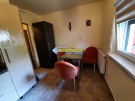 apartament-3-camere-renovat-de-vanzare-cetate-2