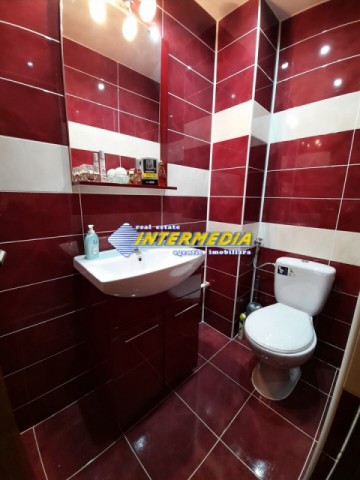 apartament-3-camere-renovat-de-vanzare-cetate-3