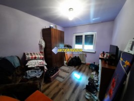 apartament-3-camere-renovat-de-vanzare-cetate-6
