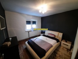 apartament-3-camere-renovat-de-vanzare-cetate-9
