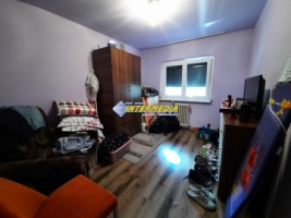 apartament-3-camere-renovat-de-vanzare-cetate-8