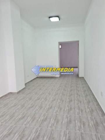 spatiu-comercial-situat-in-centru-alba-iulia-in-suprafata-de-60-mp-1