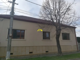 casa-de-vanzare-in-lipoveni