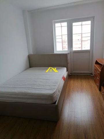 apartament-3-camere-decomandate-cetate-1