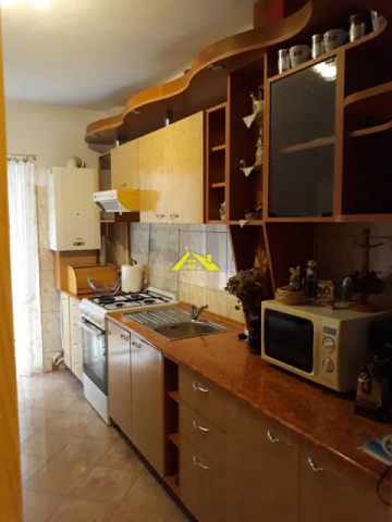 apartament-4-camere-decomandate-cetate