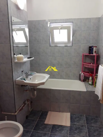apartament-4-camere-decomandate-cetate-5