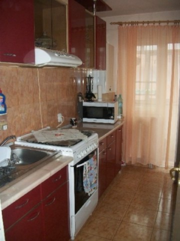 apartament-de-vanzare-4-camere-decomandat-cetate-4