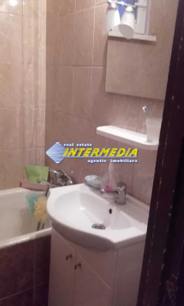 de-vanzare-apartament-cu-2-camere-in-cetate-zona-bulevard-alba-iulia-3