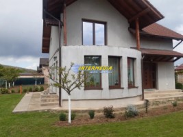 casa-de-vanzare-in-alba-iuliacu-4-camere-2-bai-bucatarie-teren-765-mp-6