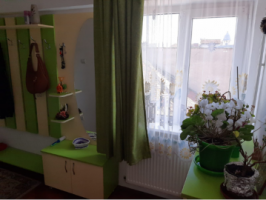 vand-apartament-cu-patru-camere-cu-scara-interioara-zona-centru-7