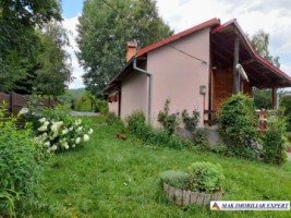casa-de-vacanta-4-camere-teren-3700-mp-bughea-de-jos