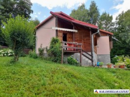 casa-de-vacanta-4-camere-teren-3700-mp-bughea-de-jos-1