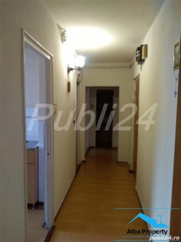 apartament-2-camere-decomandat-zona-cetate-boxa-3