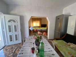 casa-de-vanzare-in-barabant-cu-485-mp-teren-finisata-cu-utilitati-si-drum-asfaltat-1