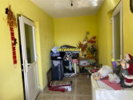 casa-de-vanzare-in-barabant-cu-485-mp-teren-finisata-cu-utilitati-si-drum-asfaltat-5