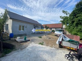 casa-de-vanzare-in-barabant-cu-485-mp-teren-finisata-cu-utilitati-si-drum-asfaltat-7
