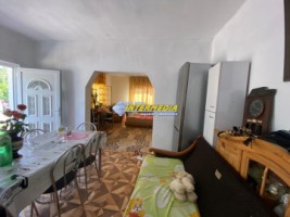 casa-de-vanzare-in-barabant-cu-485-mp-teren-finisata-cu-utilitati-si-drum-asfaltat-9