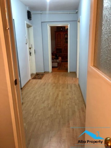 apartament-3-camere-decomandat-pivnita-4