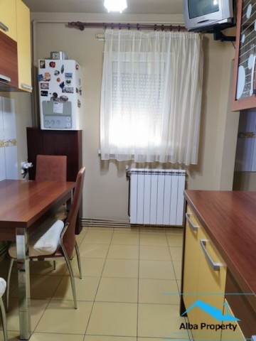 apartament-3-camere-decomandat-zona-cetate-pivnita-1