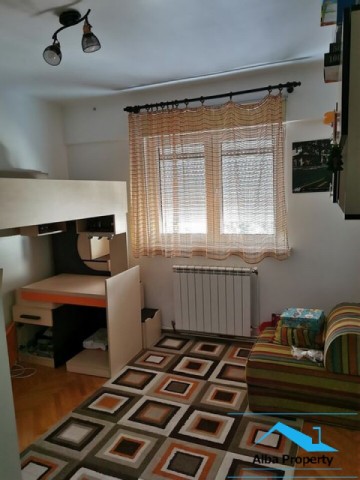 apartament-3-camere-decomandat-zona-cetate-pivnita-2