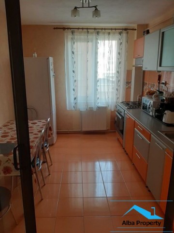 apartament-3-camere-decomandat-cetate-etaj-01