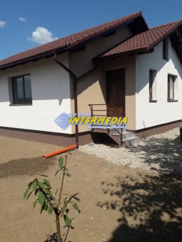 casa-noua-pe-un-nivel-de-vanzare-ampoi-3