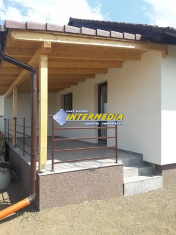 casa-noua-pe-un-nivel-de-vanzare-ampoi-3-1