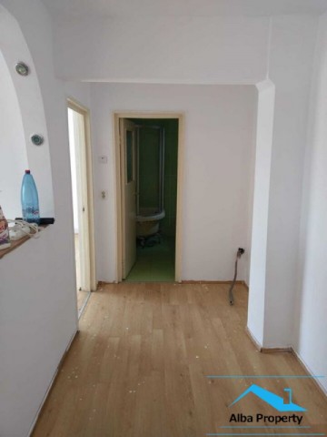 apartament-2-camere-decomandat-zona-cetate-pivnita-5