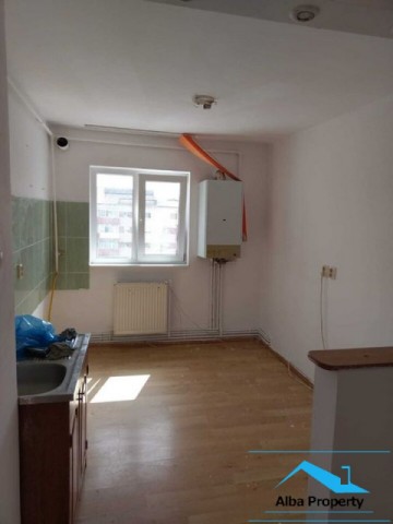 apartament-2-camere-decomandat-zona-cetate-pivnita-2