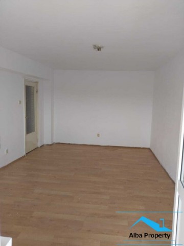 apartament-2-camere-decomandat-zona-cetate-pivnita-1