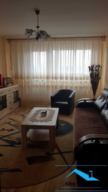 apartament-3-camere-decomandat-zona-centru-1