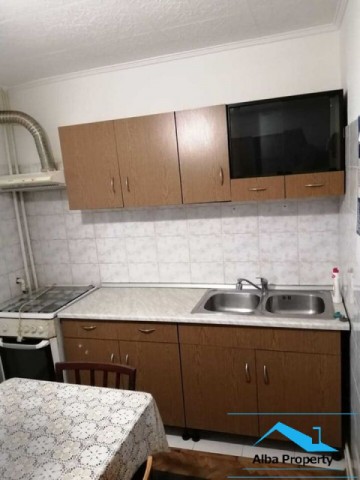 apartament-3-camere-decomandat-zona-cetate-etaj-02-3