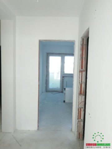 apartament-3-camere-suprafata-utila-7148-mp-cu-2-bai-si-2-balcoane-zona-calea-cisnadiei-7