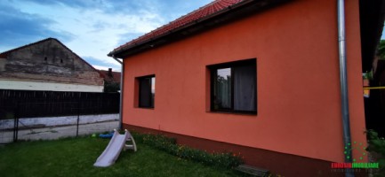 casa-singur-in-curte-cu-teren-730-mp-timisoara-zona-ronat-1