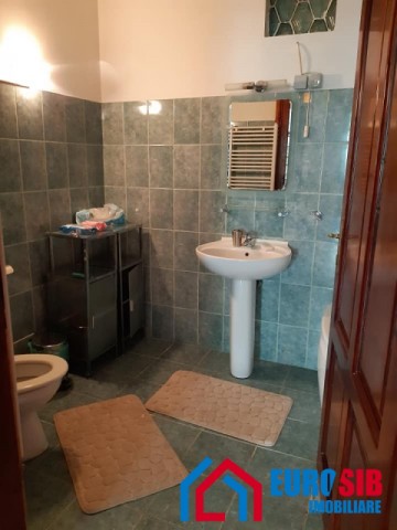 apartament-la-casa-100-mp-de-inchiriat-in-sibiu-zona-centrala-12