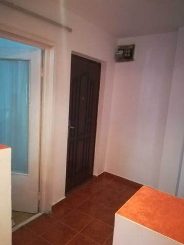 apartament-2-camere-decomandat-zona-mall-1