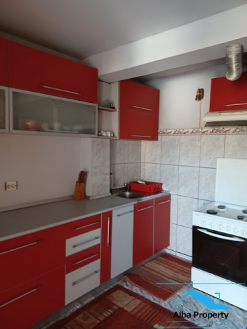 apartament-3-camere-decomandat-zona-cetate-mobilat-2