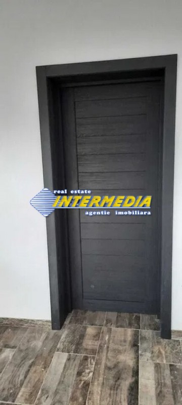 casa-noua-de-vanzare-pe-finisata-toate-utilitatile-cu-800-mp-teren-in-zona-alba-micesti-3
