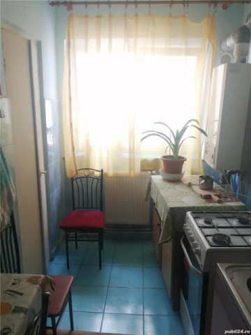 apartament-3-camere-decomandat-zona-capat-1-statie-taxi-1