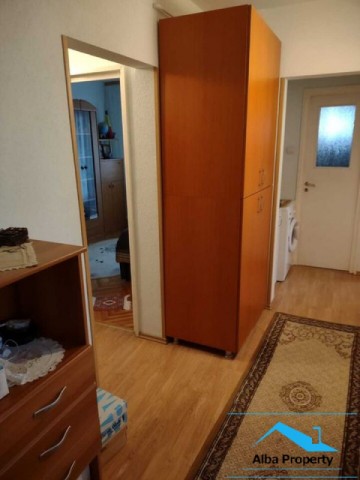 apartament-4-camere-decomandat-zona-cetate-3