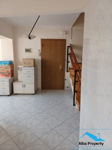 apartament-4-camere-cu-scara-interioara-finisat-centru-12