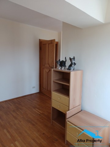 apartament-4-camere-cu-scara-interioara-finisat-centru-16