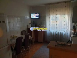 apartament-cu-2-camere-de-vanzare-cetate-zona-piata-3